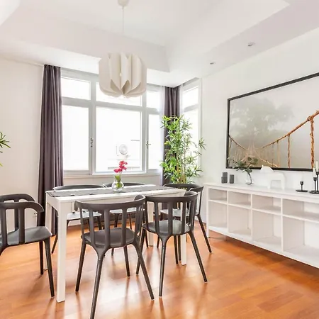Exquisite Flat Near Bagdat Street In Kadikoy Апартаменты *